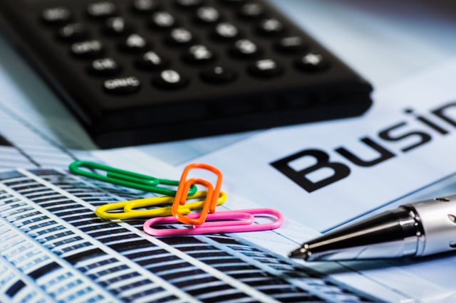 calculator-paperclip-pen-office-66862.jpeg